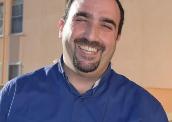 Sport, fede e amicizia: a Cagliari si cresce insieme. Nella parrocchia della Medaglia Miracolosa, padre Azara fa squadra con famiglie e ragazzi