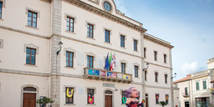 Tempio Pausania si prepara per indossare i colori, l’allegria e l’ironia tipica de Lu Carasciali Timpiesu