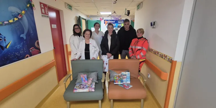Due nuove poltrone-letto donate alla Pediatria del San Martino di Oristano