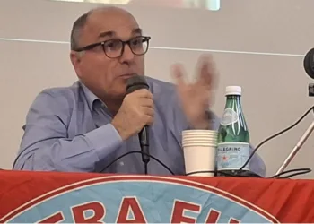 Taglio autonomie scolastiche. Valter Campana (Sinistra Futura): «Dal governo Meloni grave forzatura, è mancato ascolto e comprensione dei bisogni dell’isola»