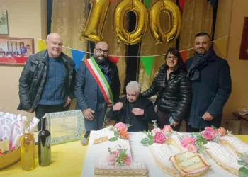Usini: grande festa per i cent’anni di zia Giovanna Maria Piga