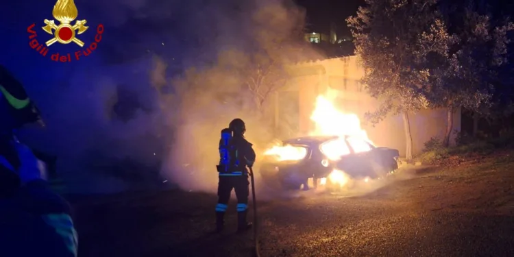 Budoni: a fuoco un’auto a Muriscuvó