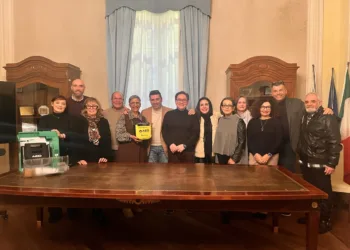 La Pro Loco di Porto Torres ha consegnato all’Amministrazione comunale un defibrillatore di ultima generazione