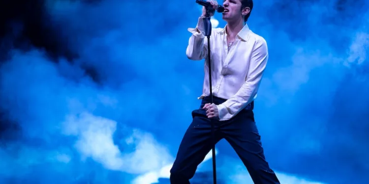 Arzachena da record. Achille Lauro incanta lo stadio Biagio Pirina per il Capodanno 2026