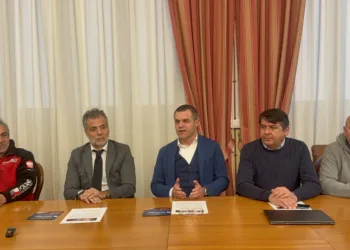 Motocross, domenica gli occhi del mondo su Alghero per gli Internazionali d’Italia, debutto stagionale dei team e dei piloti del Campionato del Mondo. Il blasonato appuntamento è stato presentato questa mattina nella città catalana