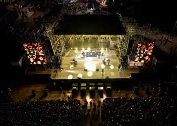 Enorme successo del Capodanno in piazzale Segni con Max Pezzali in concerto