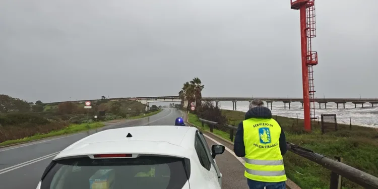 Torre degli Ulivi e Frutti d’oro: domenica 15 febbraio pulizia collettiva della spiaggia messa in ginocchio dall’uragano Harry