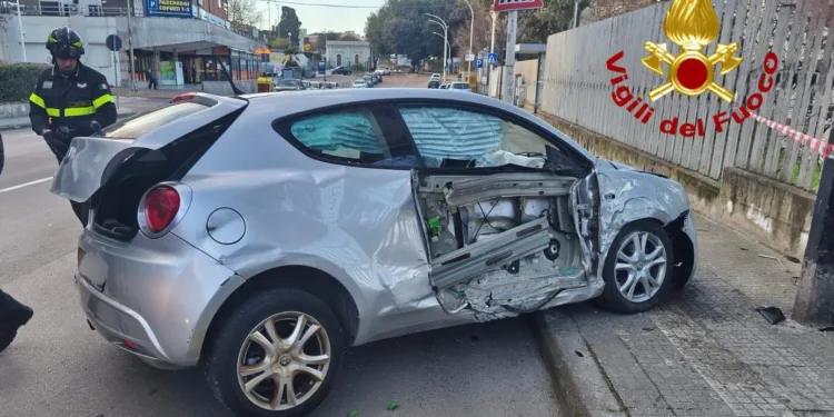Sassari: incidente stradale in via Gramsci