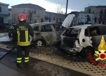 Sorso: a fuoco un’auto in via Tuveri