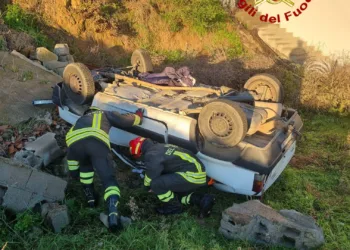 Elini: incidente stradale in via Carmine