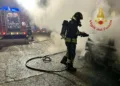 Pirri: a fuoco una macchina in via  Orifiamma