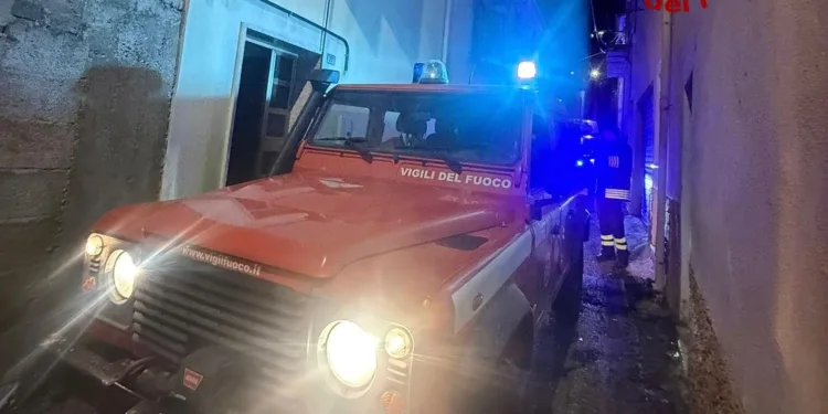 Bono: a fuoco un appartamento in via Fara