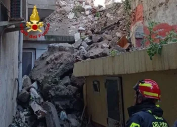 Bosa: crolla una parte del vecchio seminario