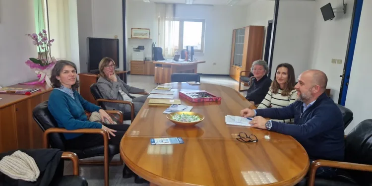 La direttrice generale della Asl 5 di Oristano Grazia Cattina ha incontrato la delegazione dei genitori dei bambini privi di assistenza pediatrica