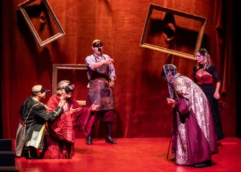 “La Bisbetica Domata” di William Shakespeare, dopo la prima di Olbia, sabato a Meana Sardo, domenica a Dorgali e lunedì 9 febbraio a Carbonia per la Stagione di prosa 2025-2026 organizzata dal CeDAC