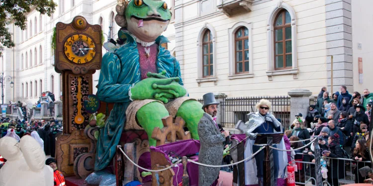 Al Carrasciali Timpiesu 2026 il lungo corteo ha stupito per la bellezza dei carri