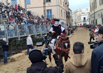 Sartiglia a Oristano: centrate 14 stelle per la corsa di San Giovanni