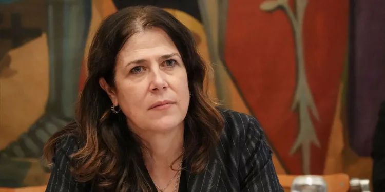 41 bis, la presidente Alessandra Todde si rivolge ai sardi: «Mobilitiamoci per la Sardegna. Non diventeremo un’isola carcere»