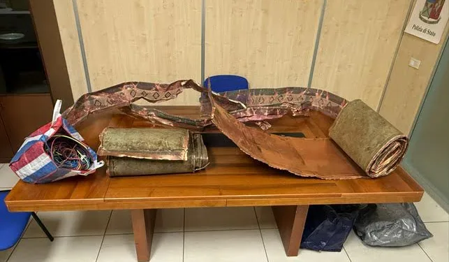 Sassari: asportano rame da un edificio, arrestati due uomini