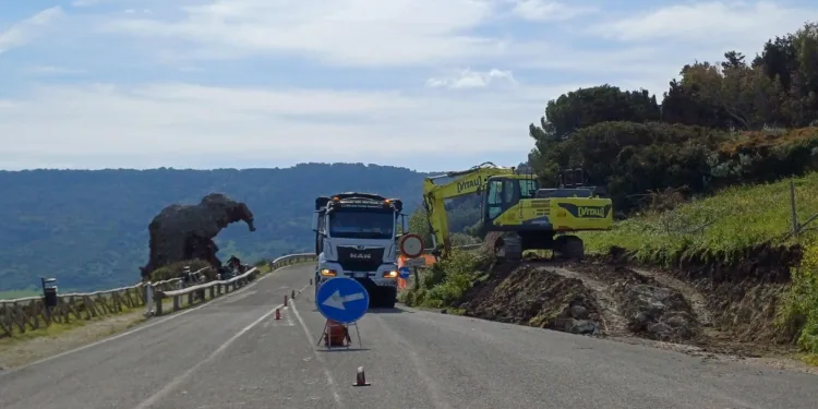 Castelsardo: proseguono i lavori stradali all’altezza della “Roccia dell’elefante”
