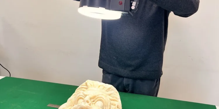 Ha preso il via oggi, a Porto Torres, il lavoro di riproduzione tridimensionale della Maschera del Satiro