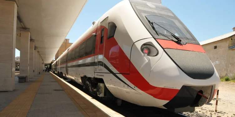 Trasporti, via libera al nuovo accordo quadro tra Regione e RFI. L’assessora Barbara Manca: «Pianifichiamo il futuro del sistema ferroviario sardo»