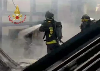 I vigili del fuoco di Sanluri sono intervenuti questa mattina per l’incendio di un chiosco-bar presso i giardini pubblici di via Marconi