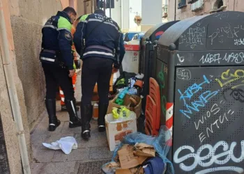 Cagliari: abbandono di rifiuti nel quartiere Marina, individuato il responsabile