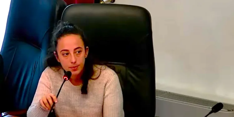 La consigliera più giovane presiede l’assemblea civica del comune di Stintino