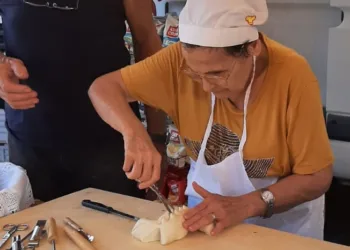 Pasqua a Segargiu, “Su Nenniri e Sas matracas”: la tradizione prende la forma di gioco e laboratorio per i piccini che riproducono piante e strumenti popolari