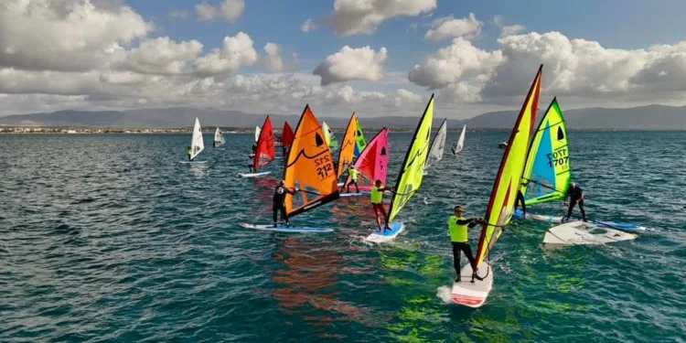 Fabio Balini, Luca Manicardi e Giulia Clarkson vincono la regata nazionale Windsurfer a Cagliari