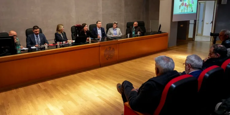 Conferenza sociosanitaria ad Oristano, parla la presidente Alessandra Todde: «Clima collaborativo e percorso chiaro per accelerare le risposte al territorio»