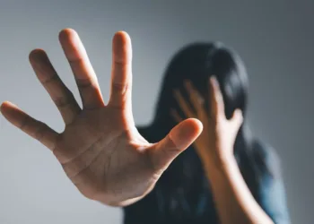 Violenza di genere, oltre 3,3 milioni di euro per rafforzare centri antiviolenza e case di accoglienza in Sardegna