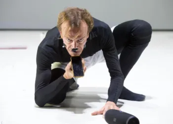 “Una giornata qualunque del danzatore Gregorio Samsa” va in scena domenica 26 aprile al Teatro Massimo di Cagliari