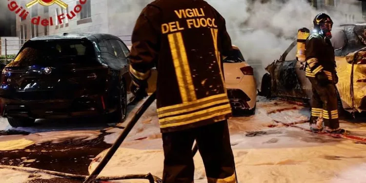 Olbia: a fuoco tre auto