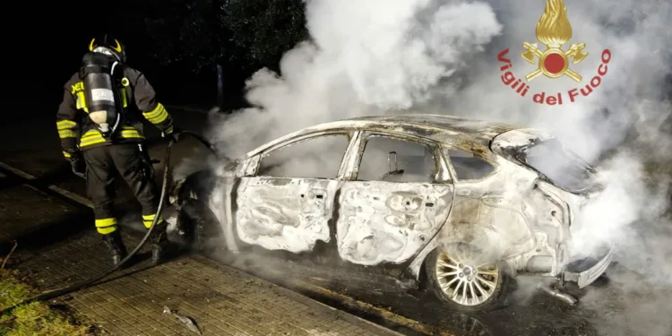 Dolianova: a fuoco un’auto