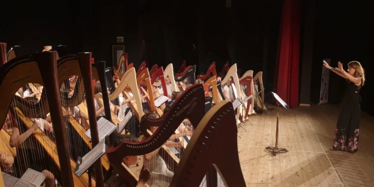 “Magia di Primavera”, da oggi nel Teatro Massimo di Cagliari 25 giovani talenti dell’arpa da tutta Italia riuniti per un workshop intensivo