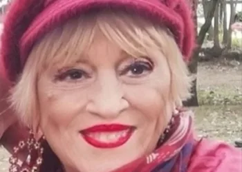 Dalle opere astratte di Rosetta Murru un messaggio “di ascolto” alle sfide ambientali e alla tutela responsabile dello “Spazio naturale”