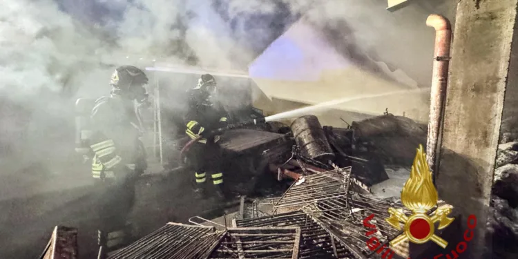 Zerfaliu: a fuoco un capanno attrezzi