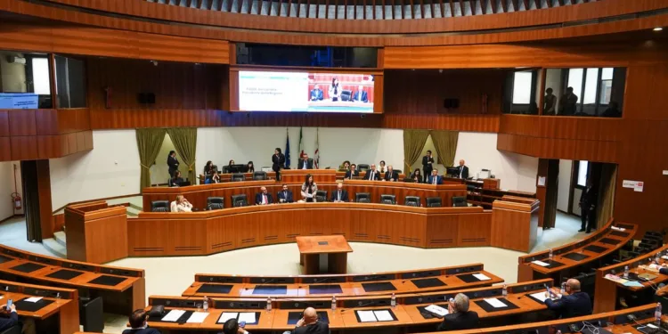 Sanità. La presidente Alessandra Todde in Consiglio regionale: «Abbiamo smesso di inseguire i problemi, ora li governiamo»