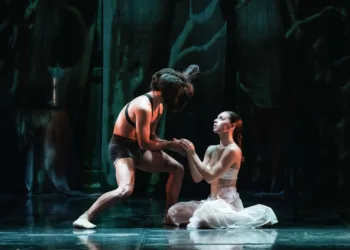 Viaggio nell’inconscio di giovani amanti nel “Sogno di una notte di mezza estate” di COB / Compagnia Opus Ballet, in tournée nell’Isola sotto le insegne del CeDAC Sardegna