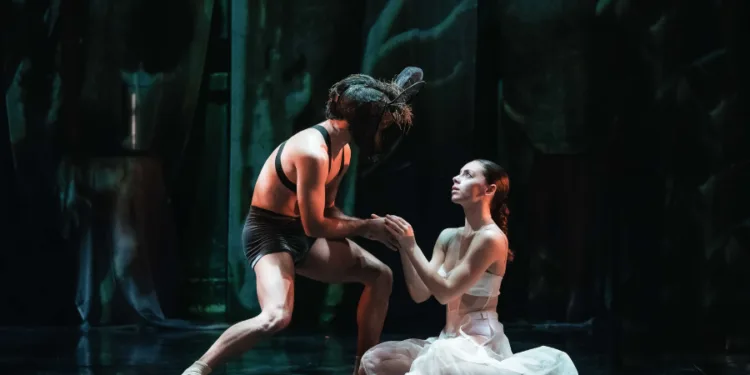 Viaggio nell’inconscio di giovani amanti nel “Sogno di una notte di mezza estate” di COB / Compagnia Opus Ballet, in tournée nell’Isola sotto le insegne del CeDAC Sardegna