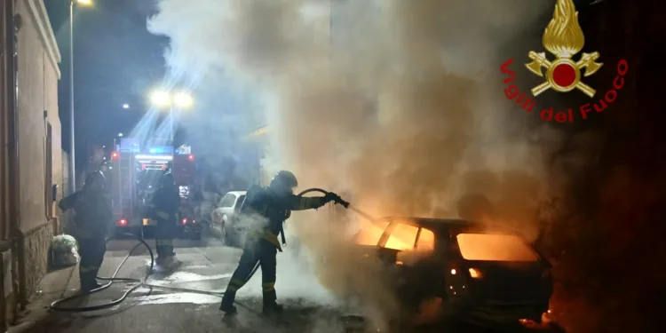 Maracalagonis: a fuoco un’auto in via Dante