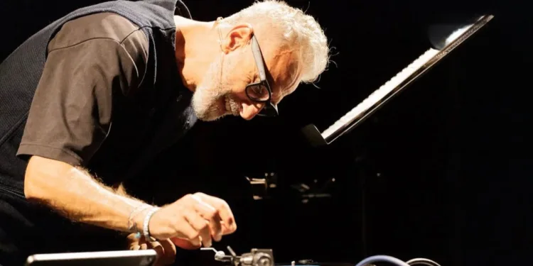 Esperienze sensoriali, commedia popolare e dj saranno domani al centro della nuova giornata di “Aspettando Actor Giovane” al Teatro delle Saline di Cagliari