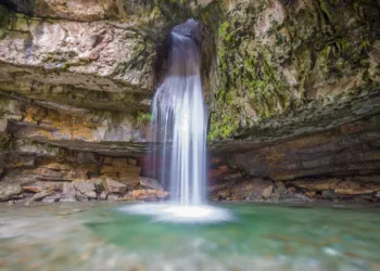 Grotte, acqua e immersione linguistica: ANS Mandrolisai organizza una giornata a Sadali