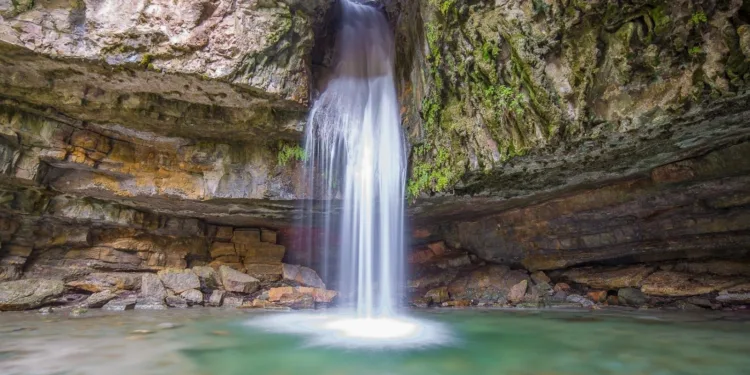 Grotte, acqua e immersione linguistica: ANS Mandrolisai organizza una giornata a Sadali