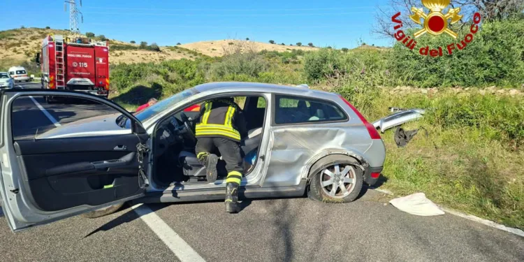 Posada: incidente stradale sulla statale 125