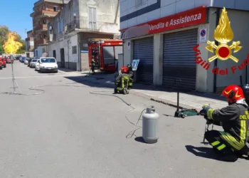 Sassari: incendio nel terrazzo di un appartamento in via Baracca