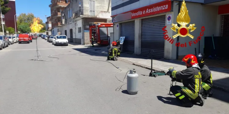 Sassari: incendio nel terrazzo di un appartamento in via Baracca