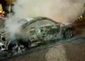 Cala Gonone: auto a fuoco in via Tirso